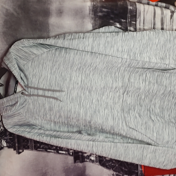 Gray Hiodie - Picture 3 of 8